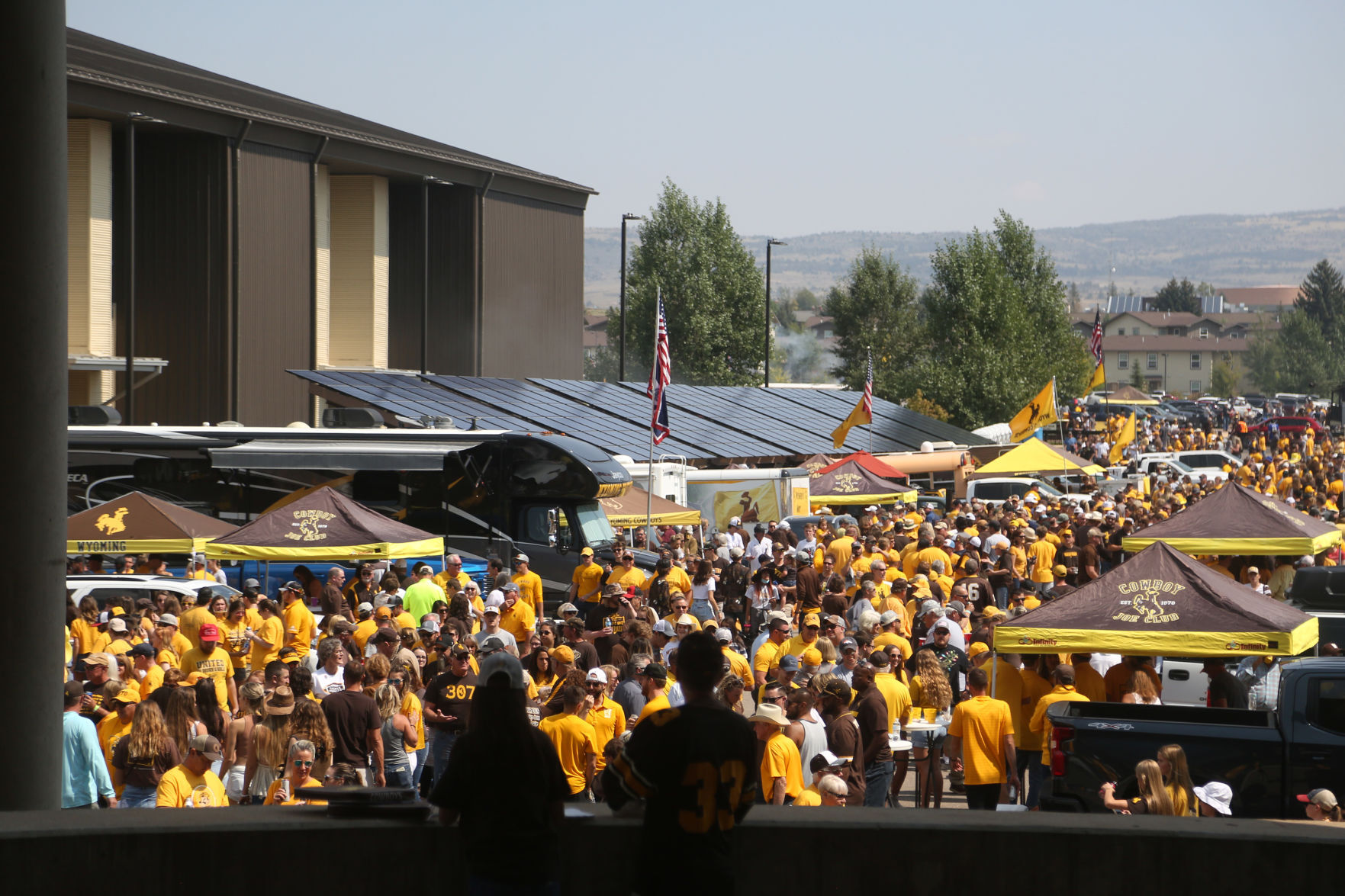 UW v. Montana crowds